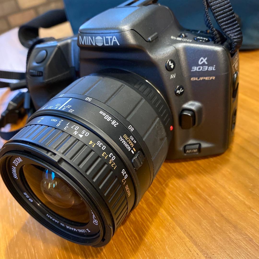 Japan MINOLTA一眼レフカメラα303si SIGMAレンズとカバン