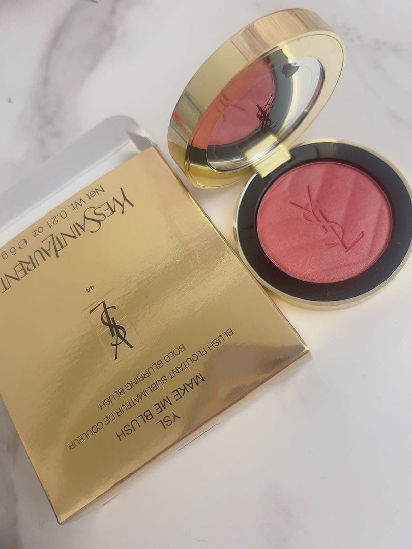 イブサンローランチーク44