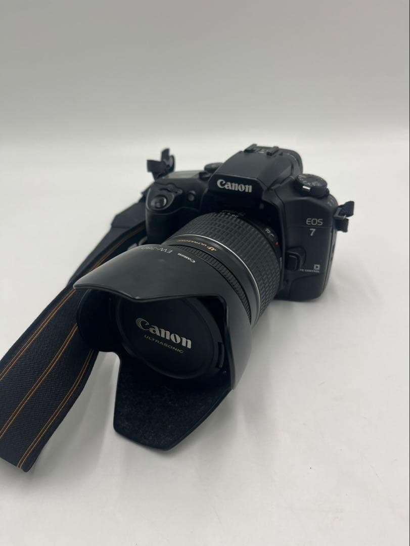 Canon EOS7 フィルムカメラ　28-200mm レンズ付