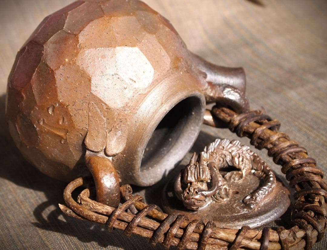 新品★竹内靖之【師：山本陶秀】★☆備前龍摘み籐手付き面取り土瓶