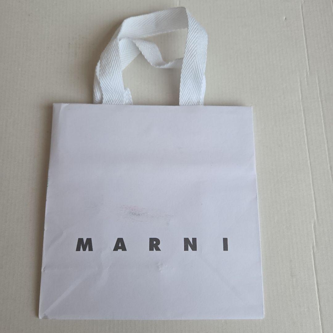 あ*様 マルニ　MARNI　財布　二つ折り