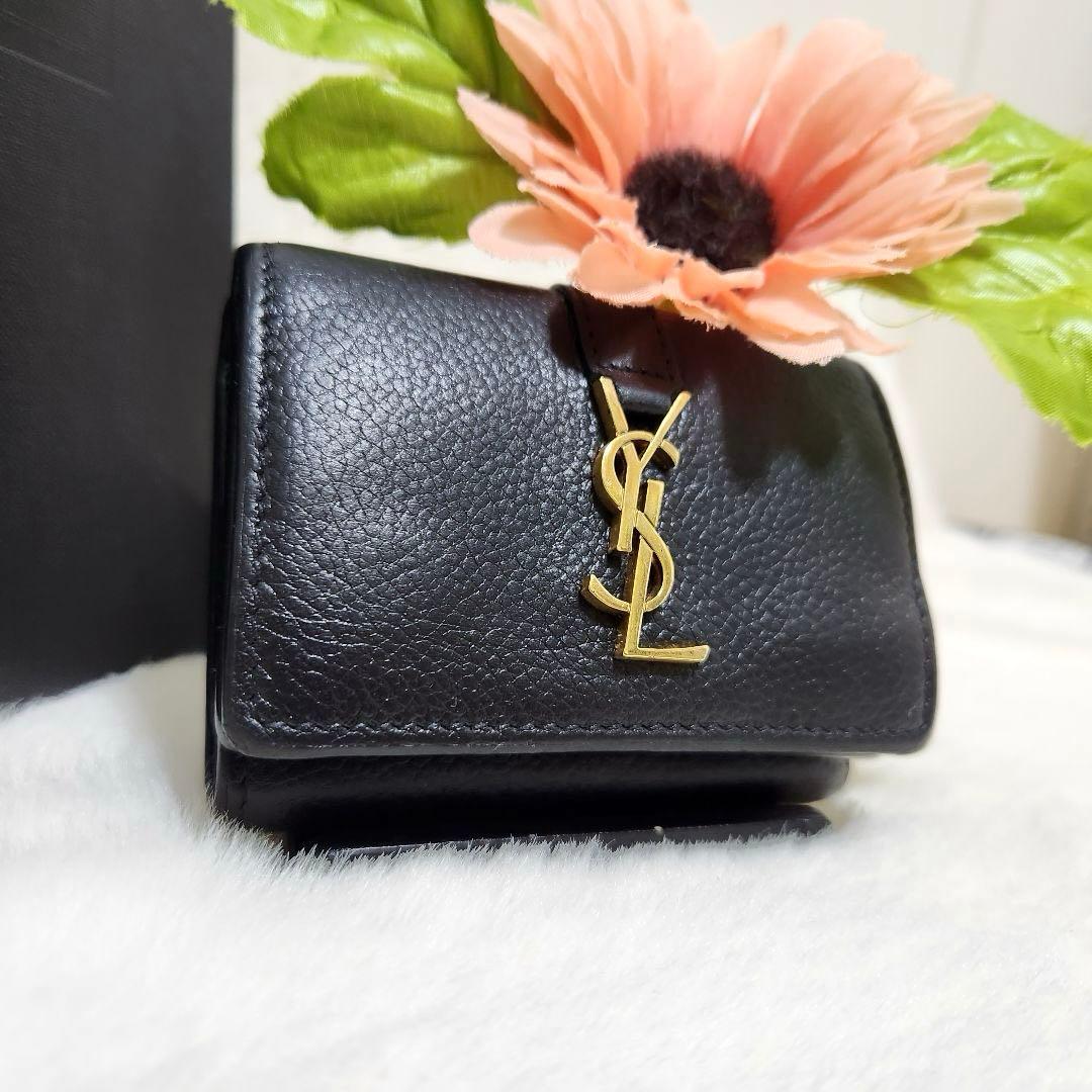 ✨極美品　現行デザイン✨サンローラン　三つ折り　カサンドラ　シボ革　ゴールドロゴ