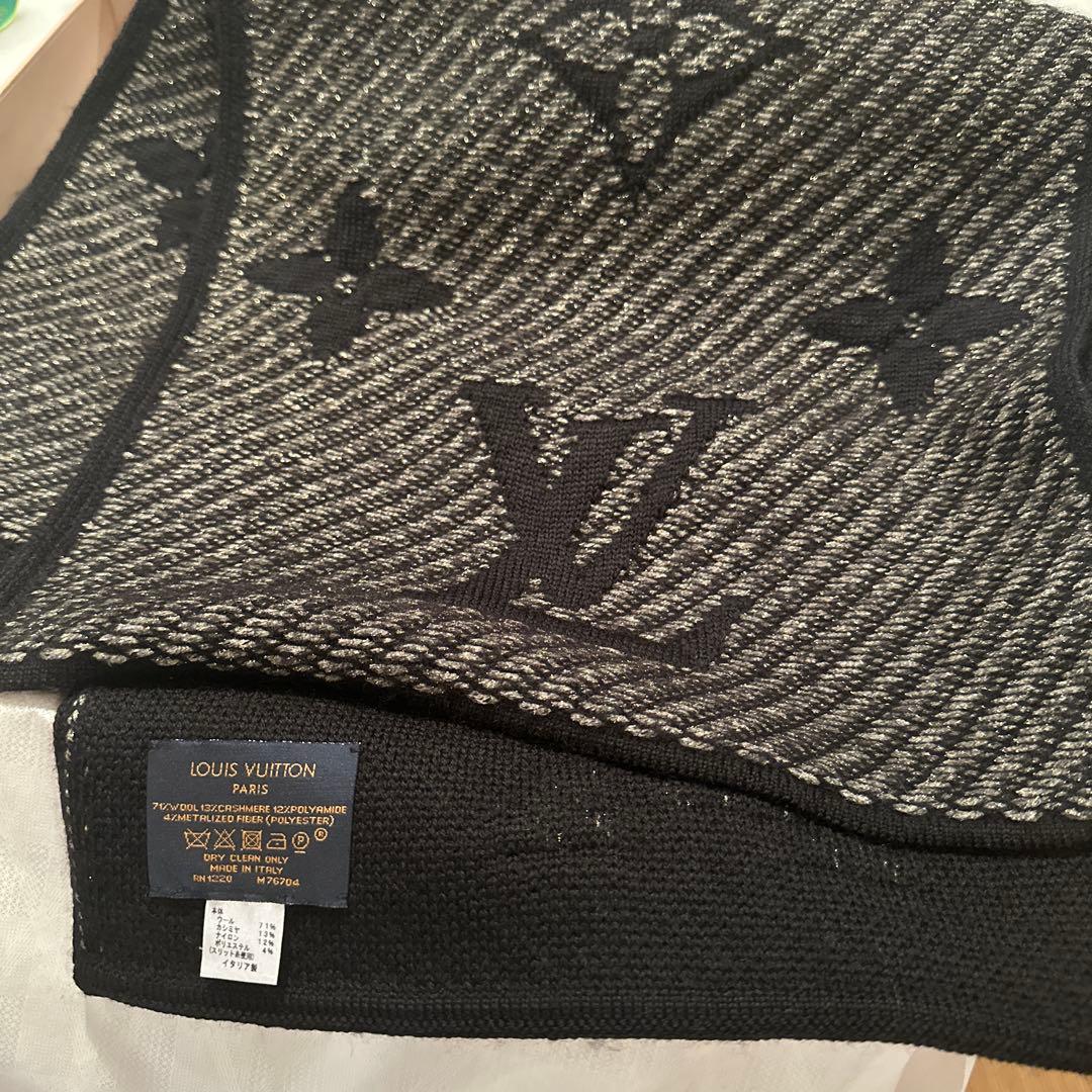 y*様 ルイヴィトン　マフラー　未使用新品　箱あり