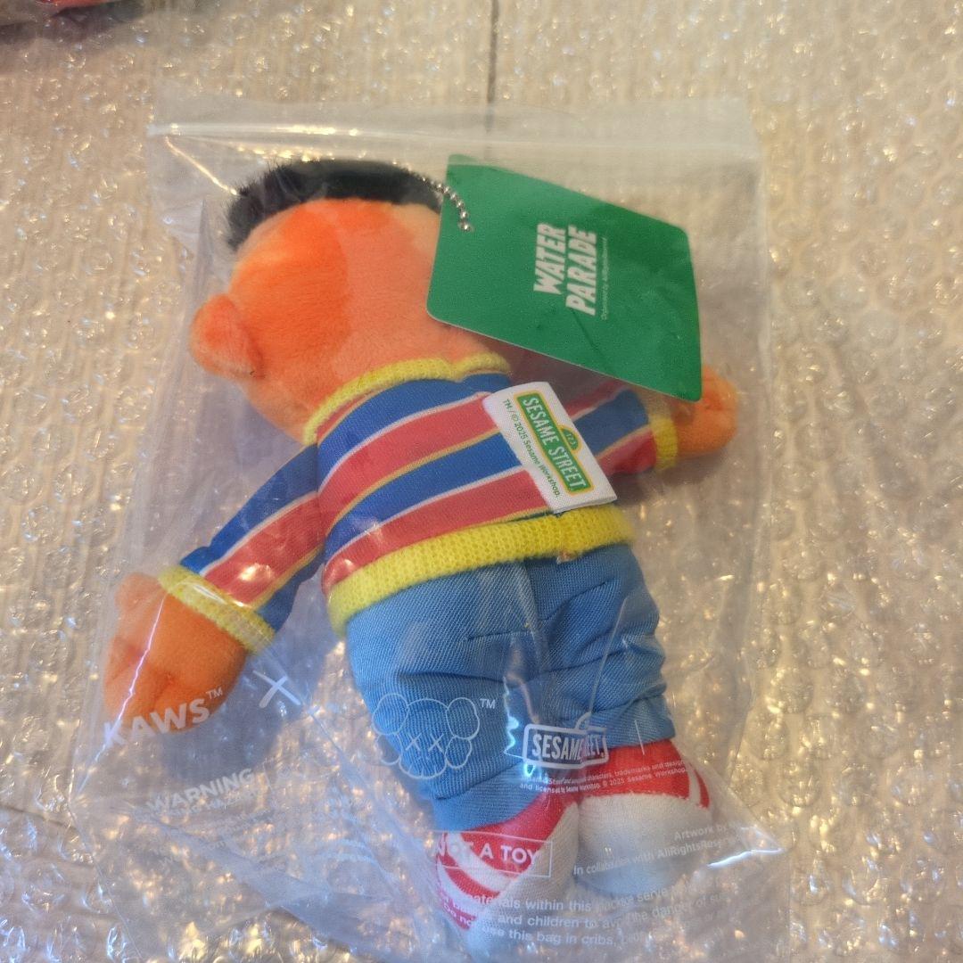 KAWS 　セサミストリート　ウォーターパレード　5体セット