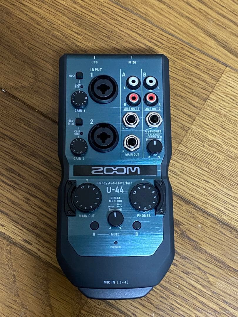 ZOOM U-44 オーディオインターフェイス