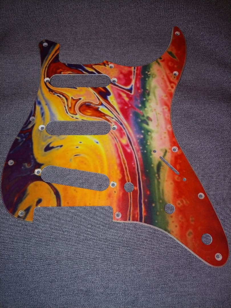 ストラトキャスター　ピックガード