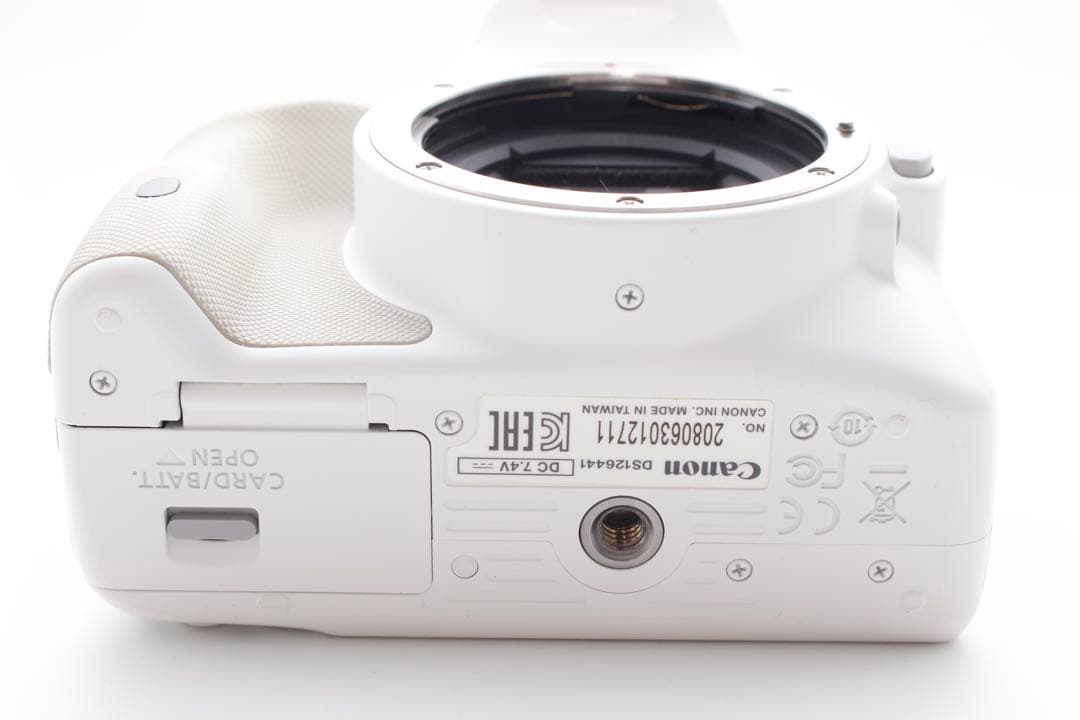 キャノン　EOS Kiss X7 ホワイト　最軽量　美品　100D STMレンズ