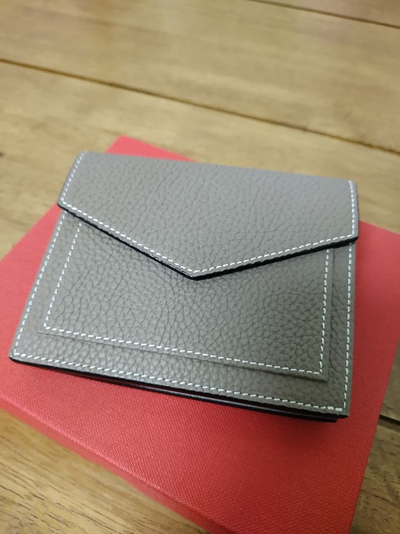 ボナベンチュラ　二つ折り財布　ラウラ　バイフォールドウォレット