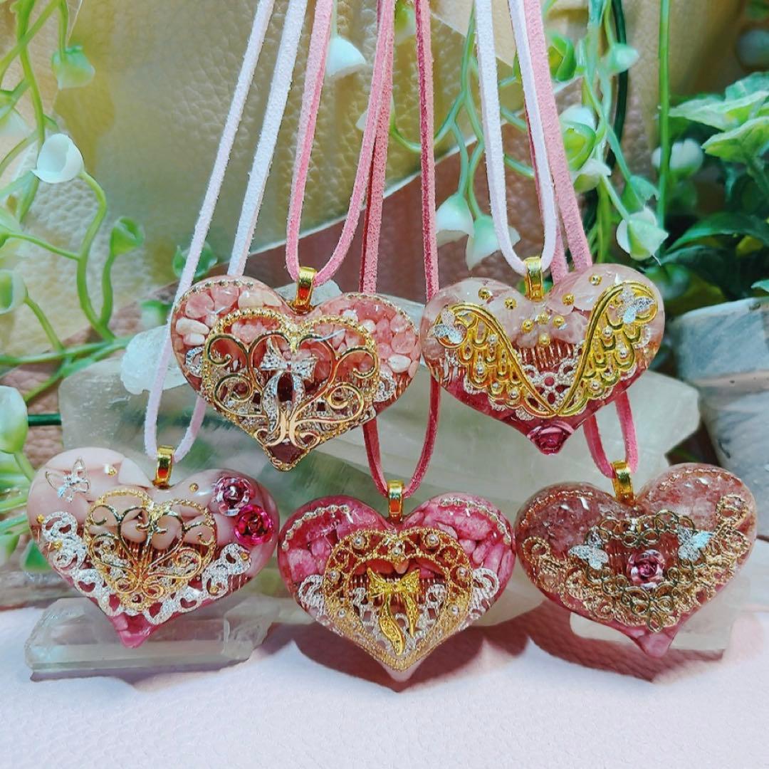 癒しのオルゴナイト❤️オーラクォーツ＋インカローズのハート型♡