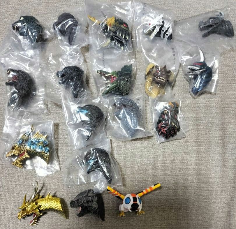 ゴジラ　一番くじ　モンスターヘッドマグネット　17種　18体セット
