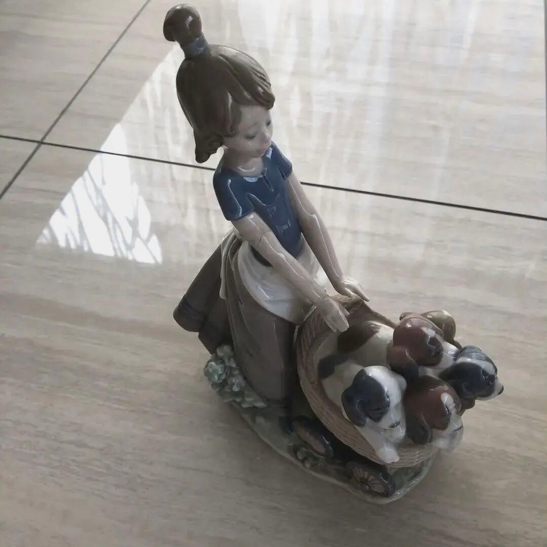 腕に修復箇所あり: LLADRO1983年ヴィンテージリヤドロ　犬と少女No.9