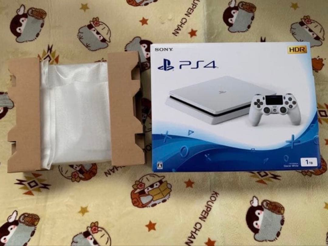 PlayStation4 CUH-2100B B02 グレイシャーホワイト1TB