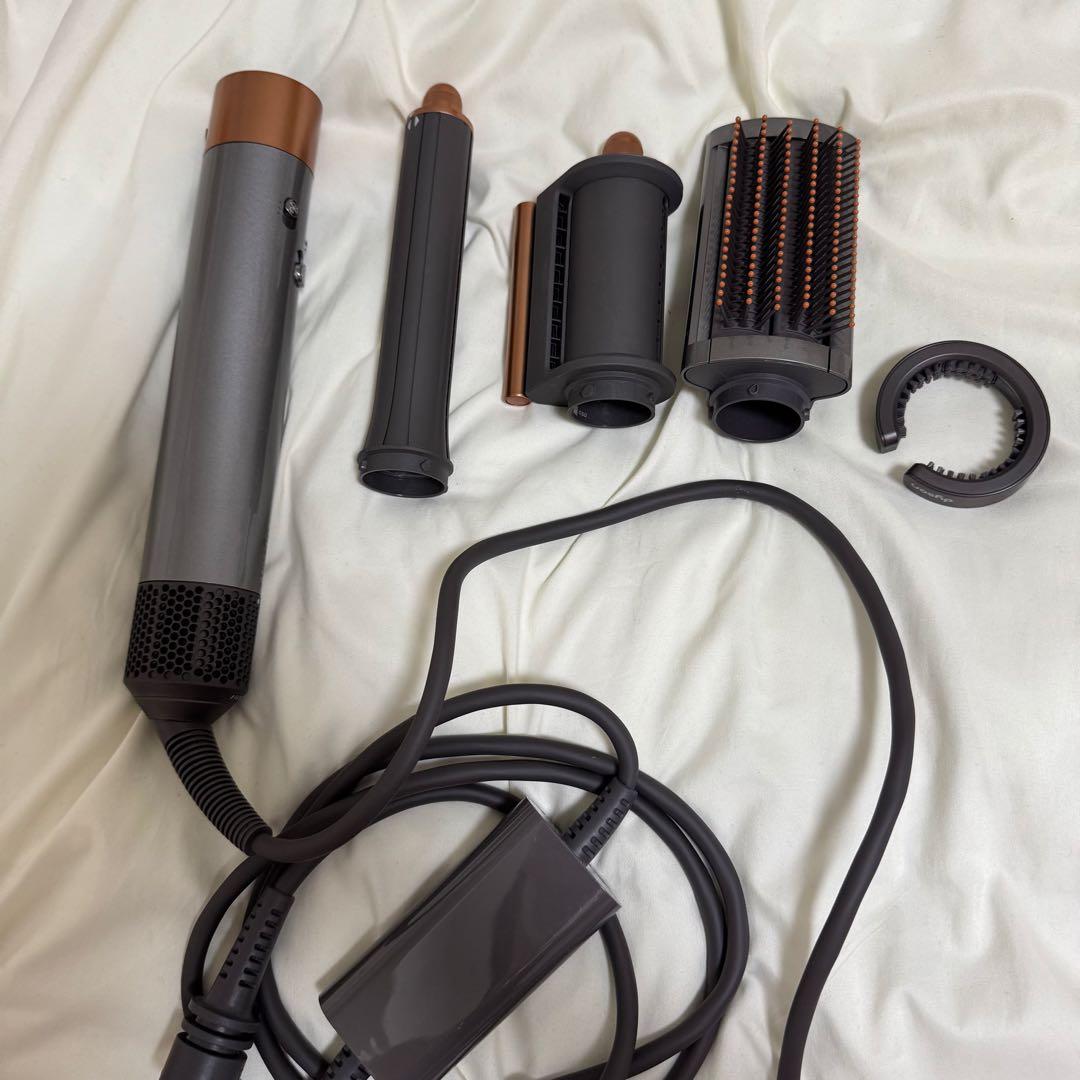 Dyson Airwrap ヘアスタイリングデバイス