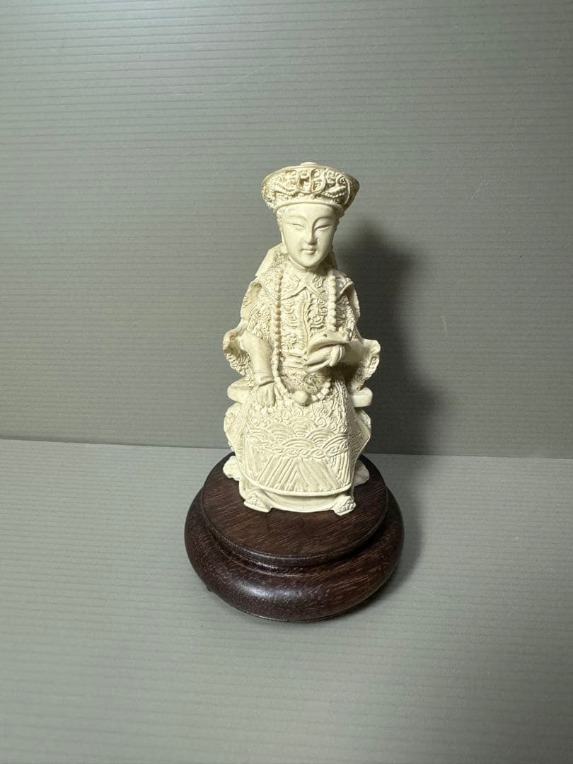 2102  皇帝像　彫刻  古美術品　 置物　細密細工　骨董