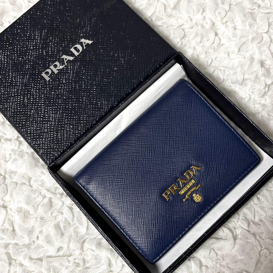 未使用級✨PRADA ネイビー 二つ折り財布　サフィアーノレザー　コンパクト