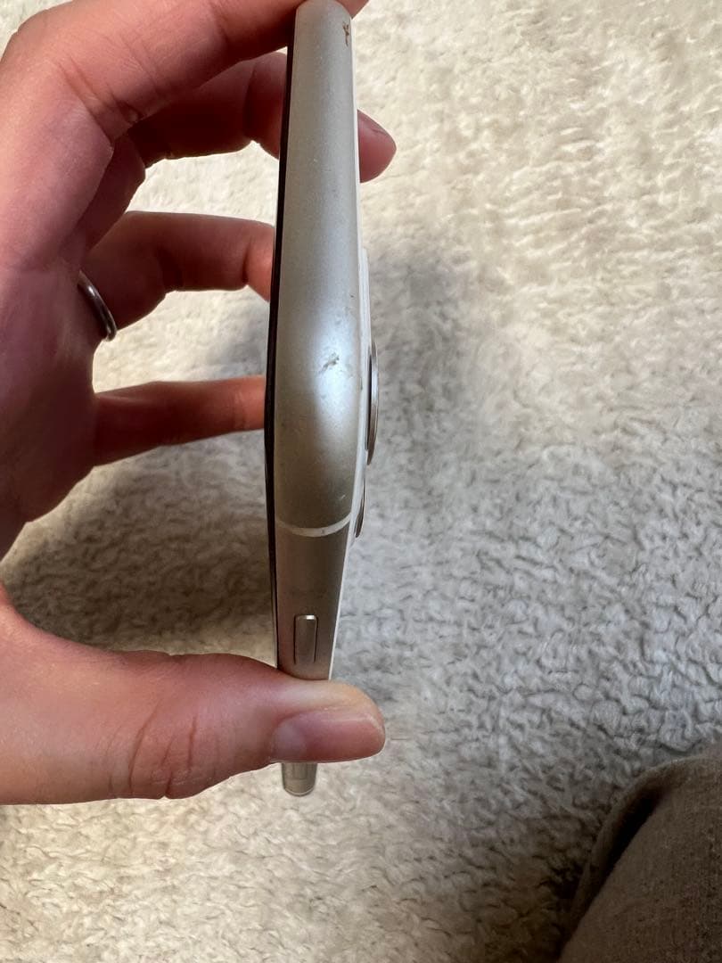 iPhone11 ホワイト 64G 本体　SIMフリー　イヤフォン付き