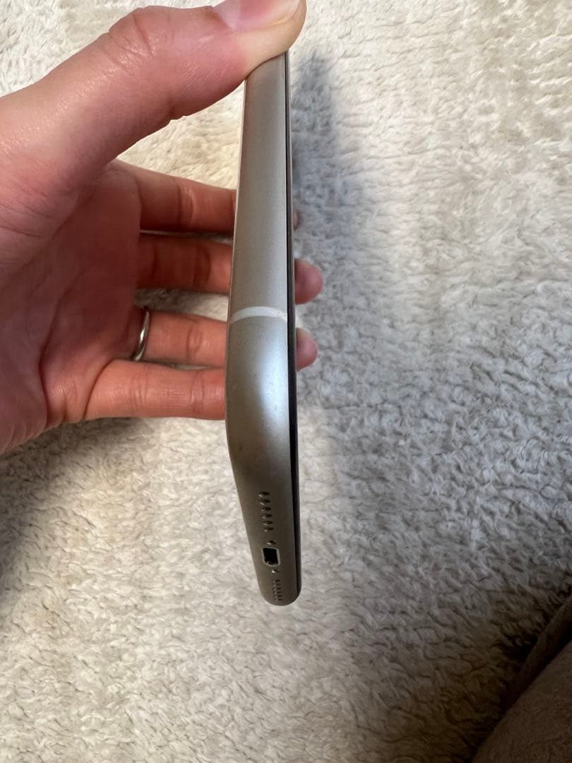 iPhone11 ホワイト 64G 本体　SIMフリー　イヤフォン付き