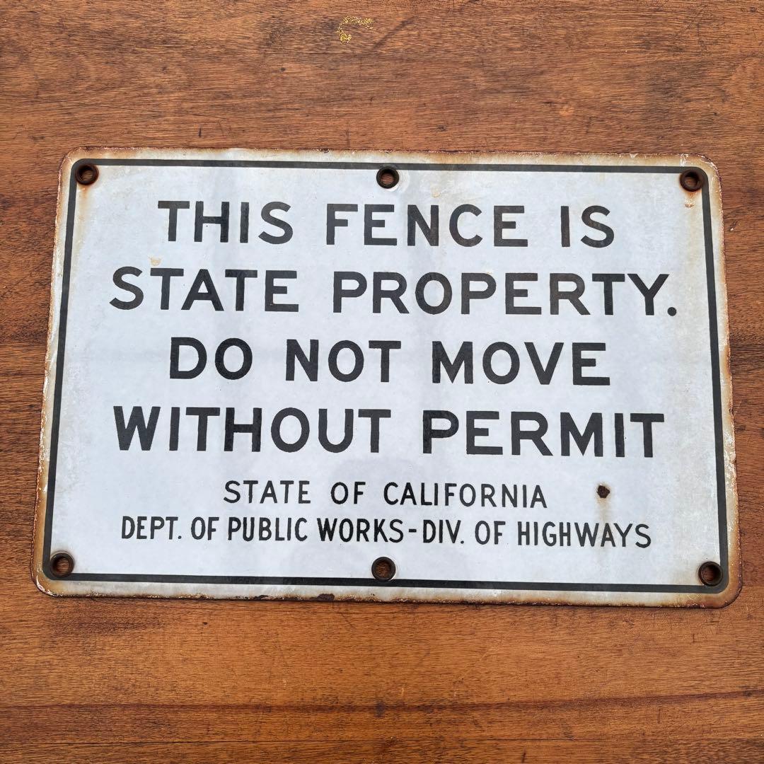 USA VINTAGE THIS FENCE IS ホーロー看板