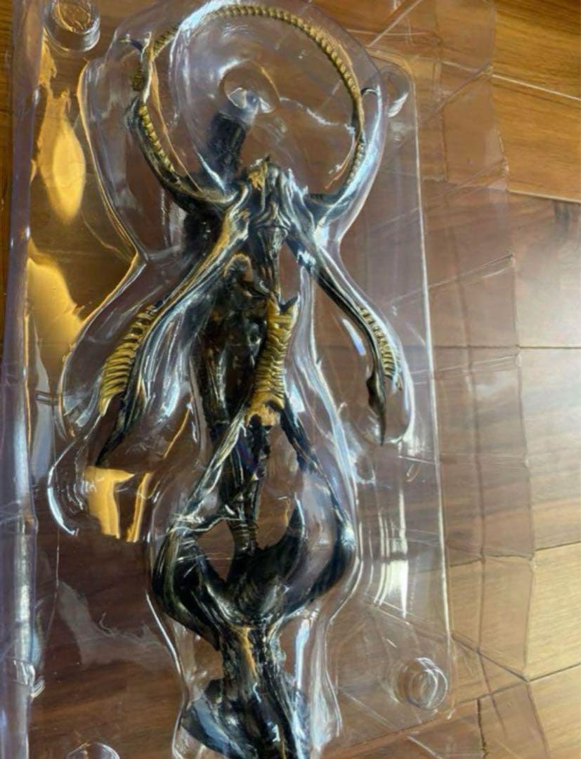 エイリアン　ゼノモーフ　仏教　フィギュア