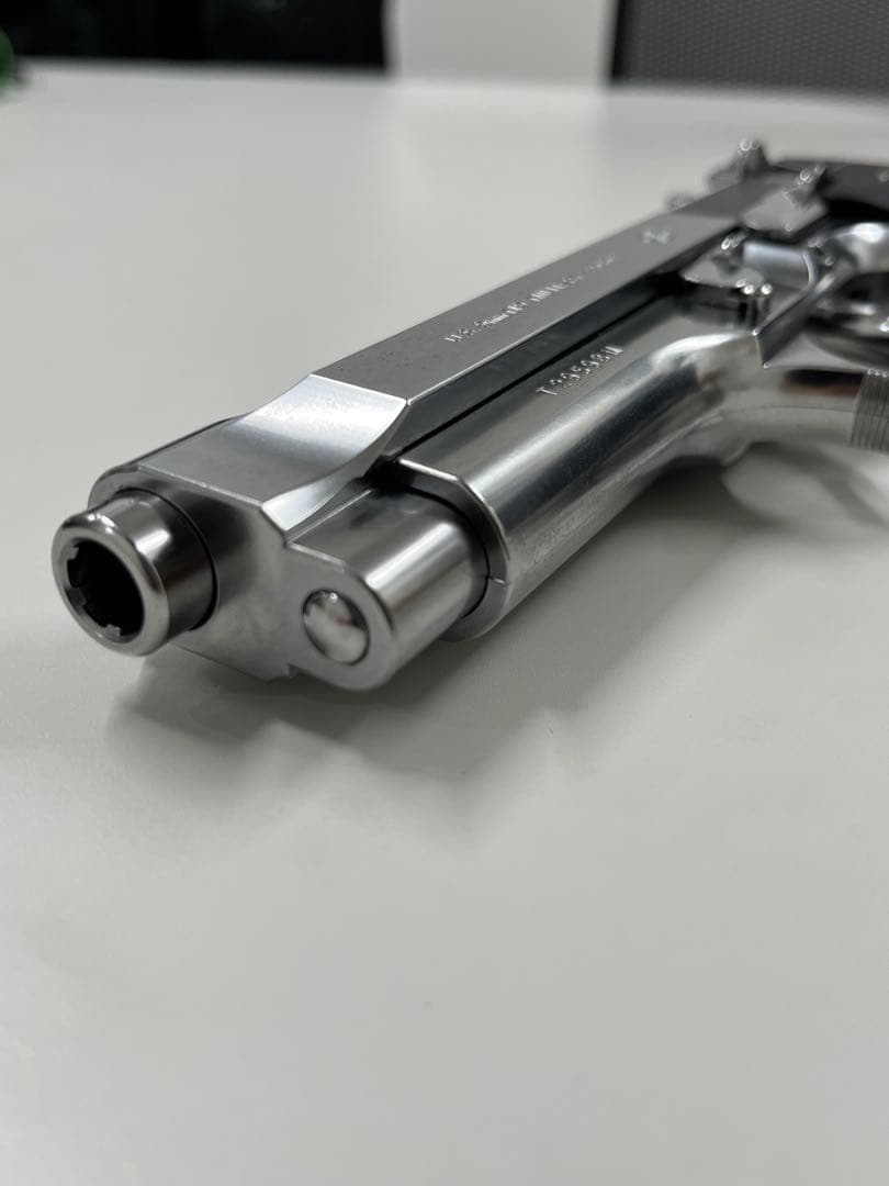 M92F クロームステンレス　ガスガン