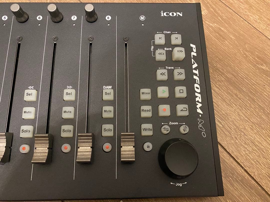 iCON PLATFORM M+ フィジカルコントローラー アイコン ムービング