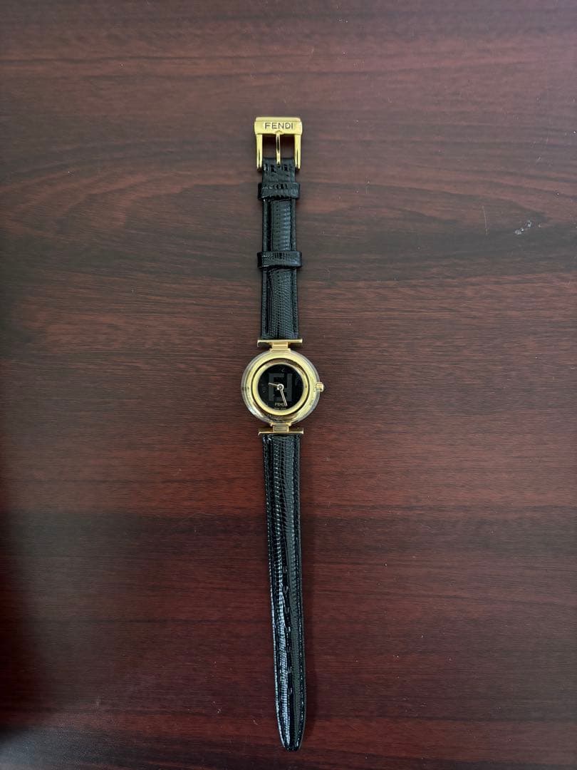 【ジャンク品】FENDI 黒 レザーベルト 時計 ゴールド金具