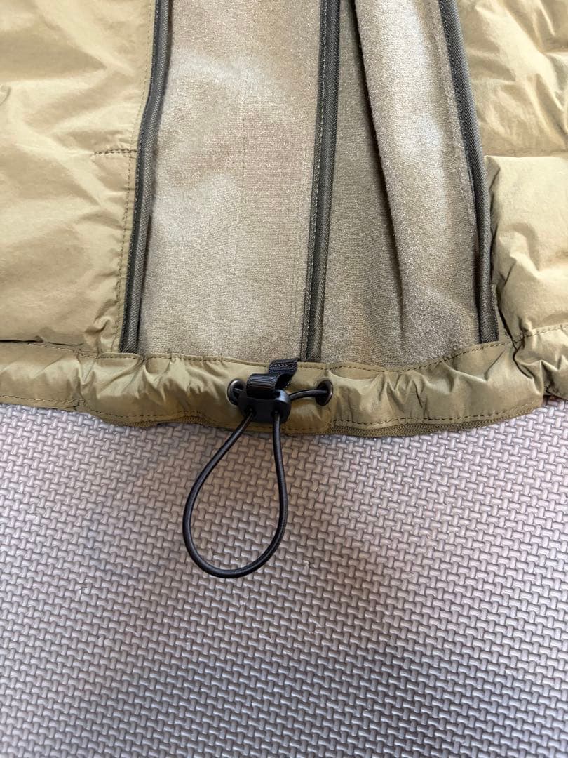 ゆってぃー　BRIEFINGGOLF ダウンベスト