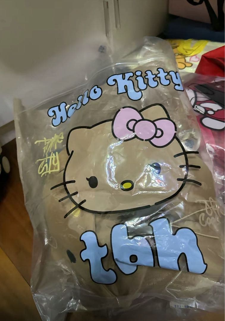 Hello Kitty x TBHトラベルブランケット3点セット新品