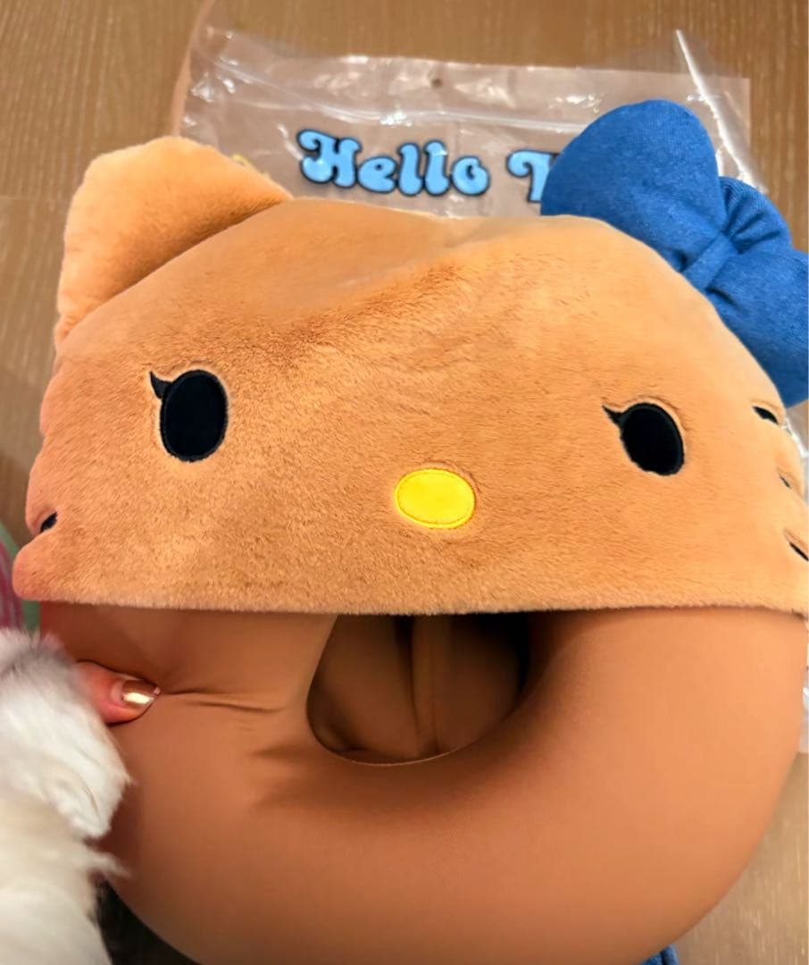 Hello Kitty x TBHトラベルブランケット3点セット新品