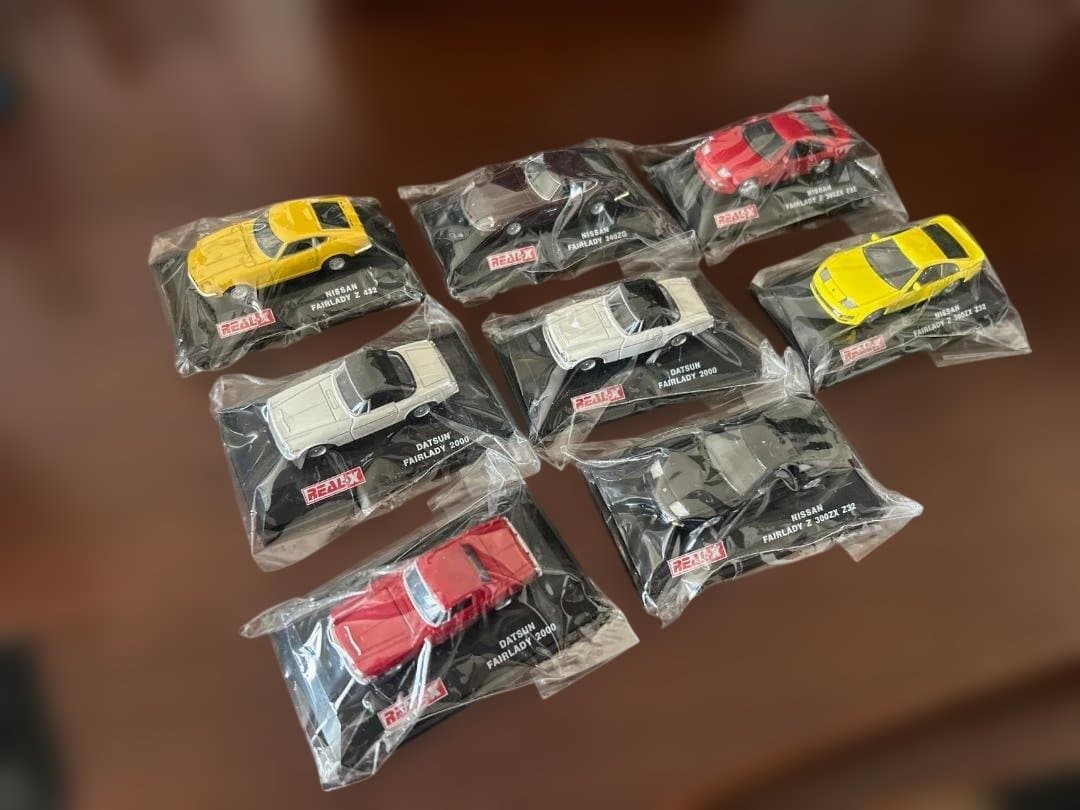 ミニカー DATSUN FAIRLADY 2000 & NISSAN FAIRLADY Z