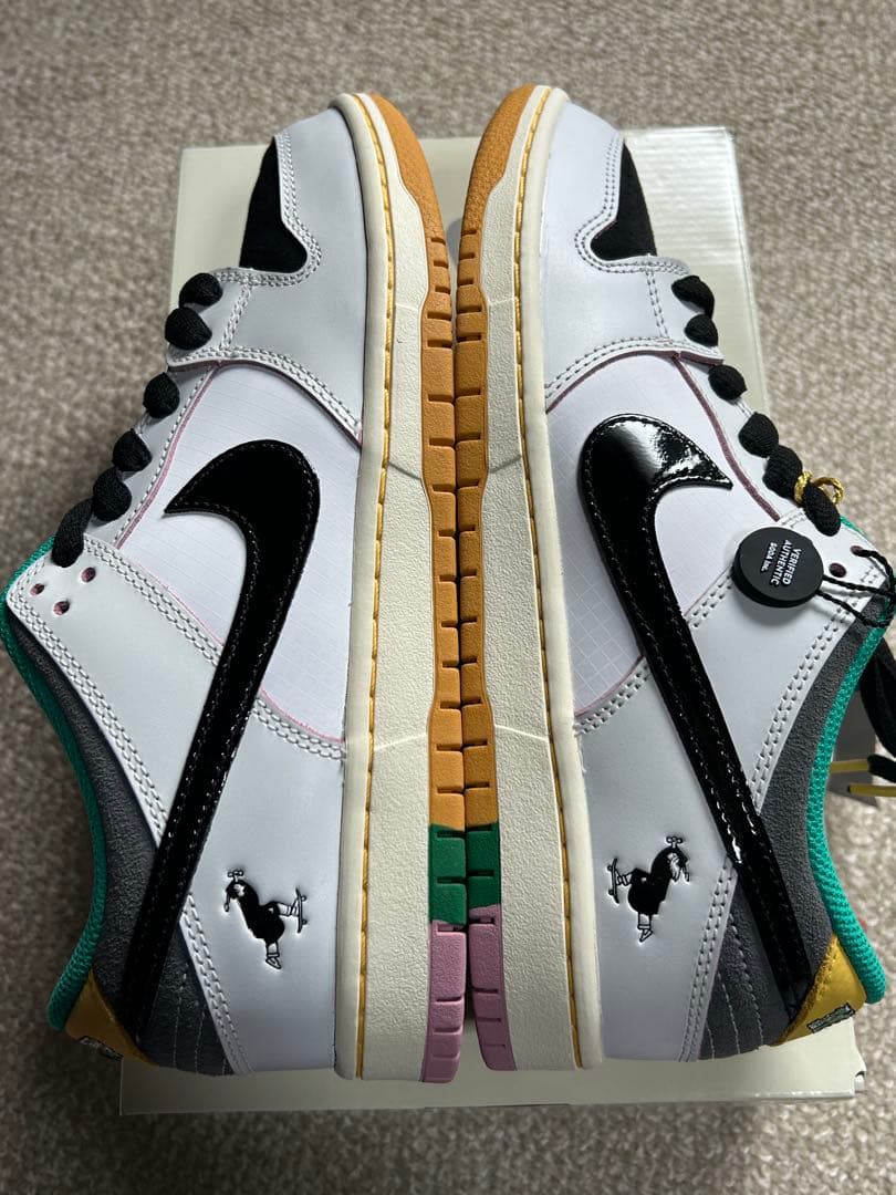 Nike SB Dunk Low スニーカー[新品未使用]