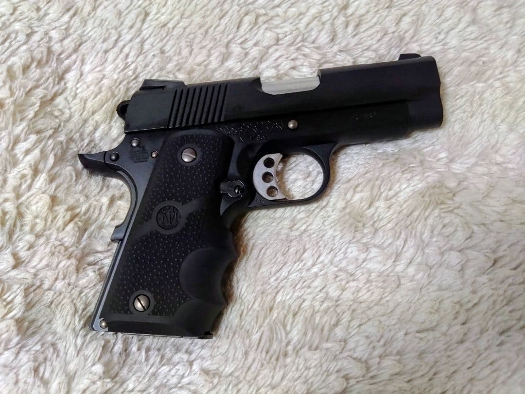 【中古美品】 東京マルイ V10 ウルトラコンパクト　ブラックモデル　ガスガン