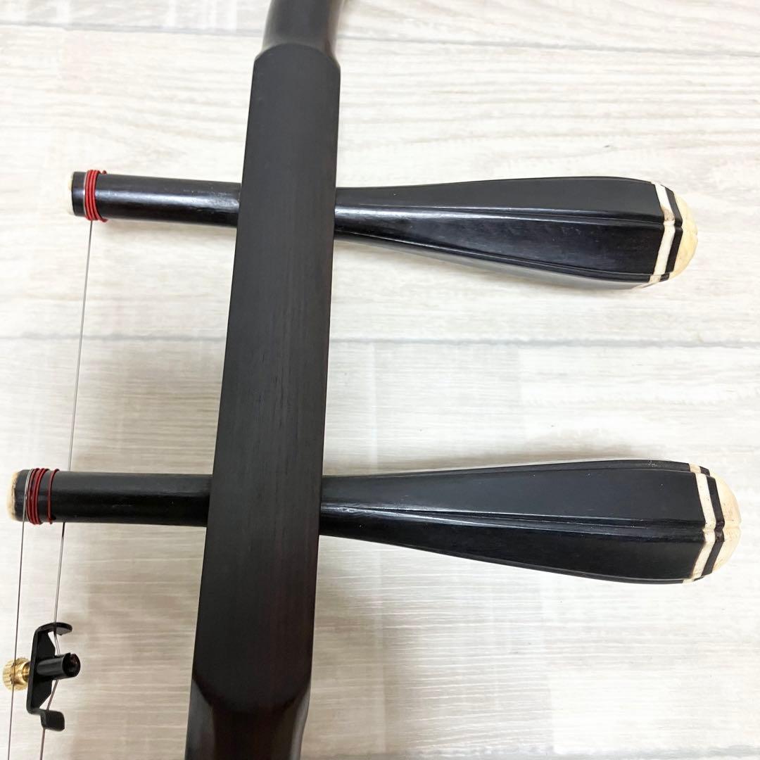 蛇皮　本革　高級 二胡 中国 弦楽器 彫刻 民族楽器 ケース付き　付属品多数