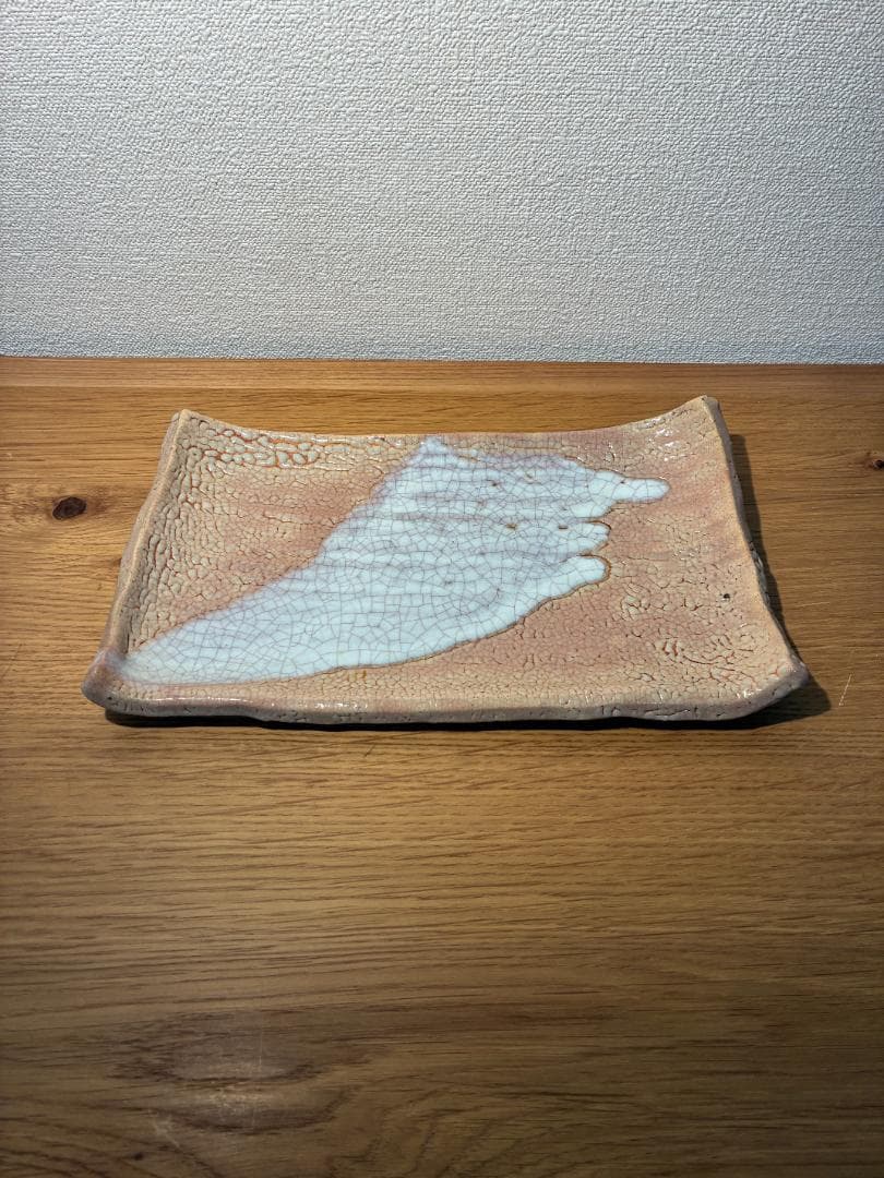 049 【作家物・窯印あり】志野焼 ”松” 平皿/工芸品/陶芸