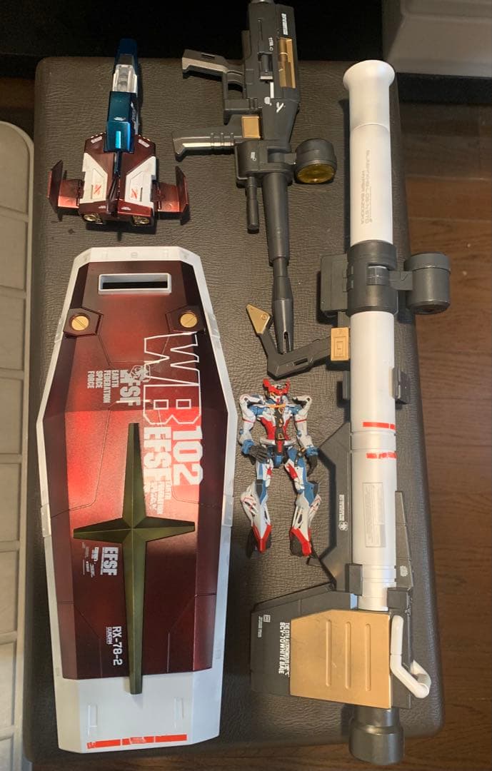 メガサイズ、1/35 ガンダム RX-78-2 海外製（方大競）全塗装。出品。