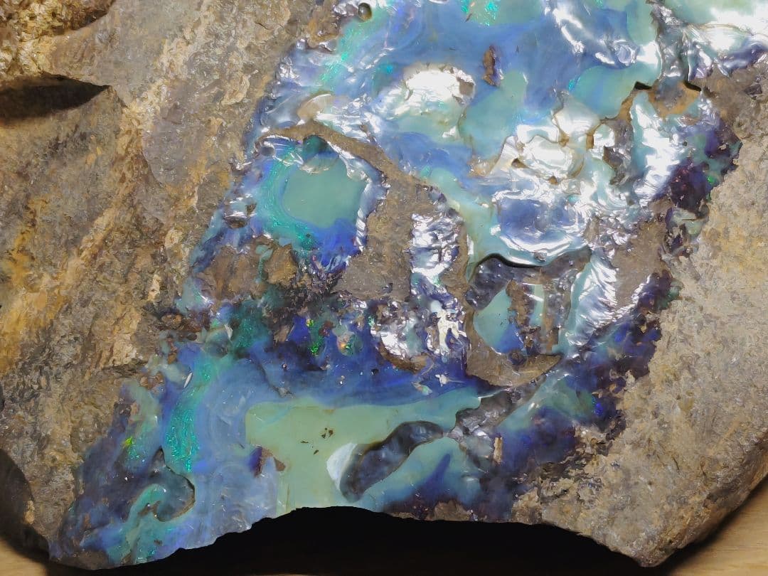 ボルダーオパール 4.5kg 蛋白石 原石 鑑賞石 自然石 誕生石 鉱物 水石