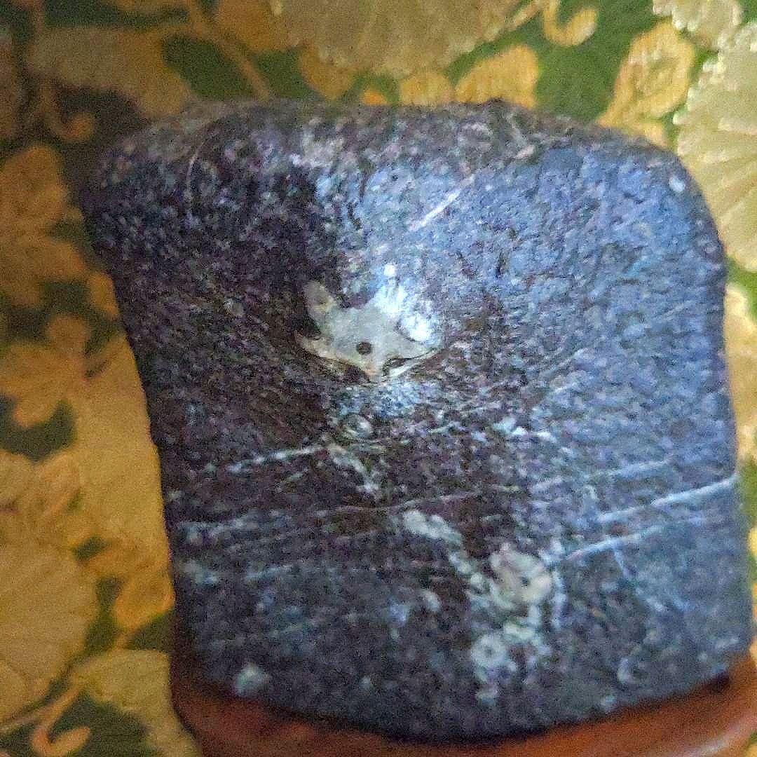 【最終価格】門司　梅花石　台座付　水石　盆石