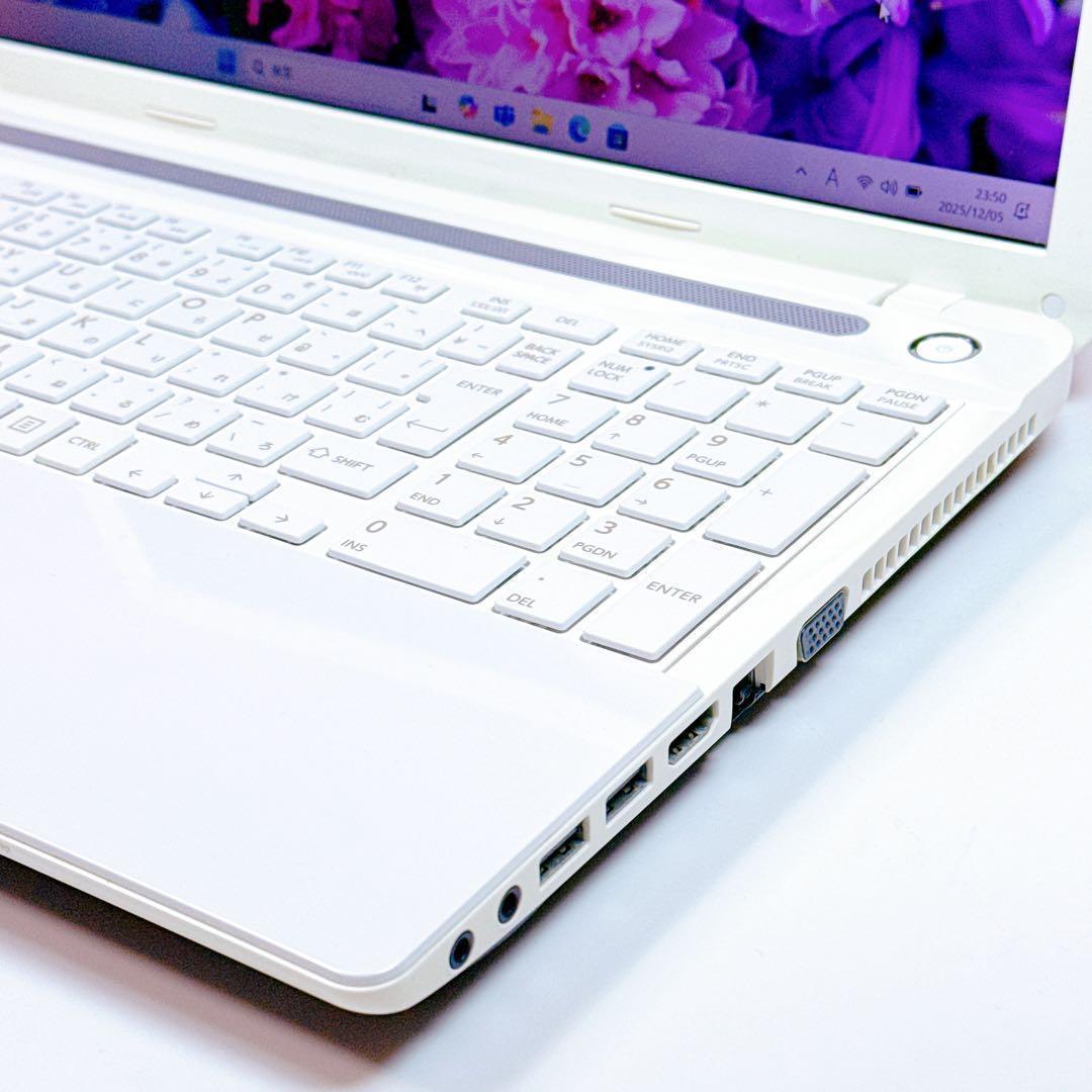 新品SSD✨windows11 カメラ ノートパソコン オフィス 薄型 初心者向