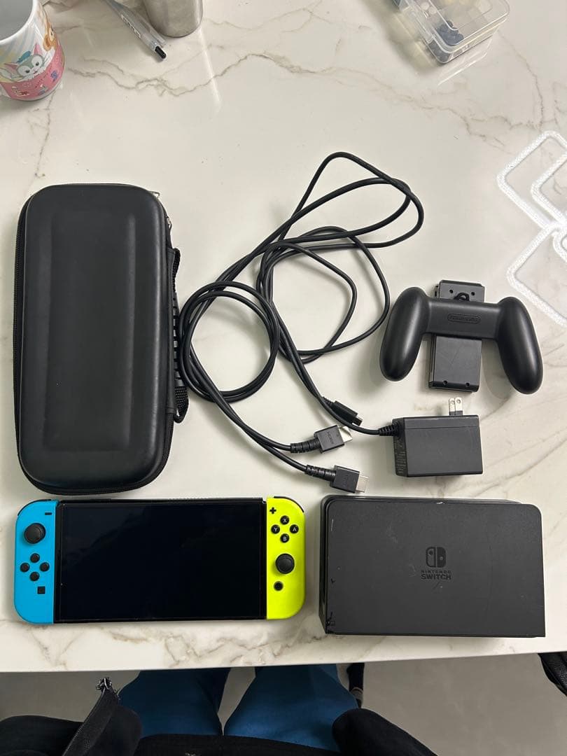 Nintendo Switch 本体 有機ELモデル　充実付属品ケース付き