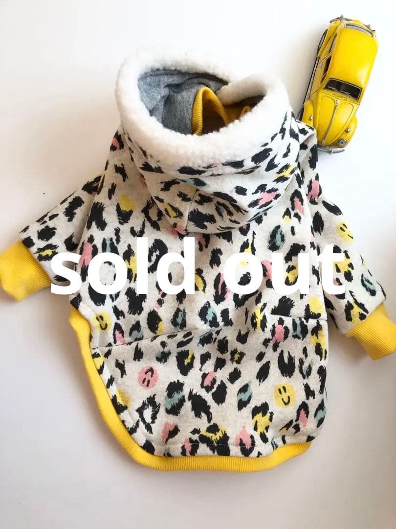 ヒョウ柄パーカー　イタグレ服　犬服　バンドメイド