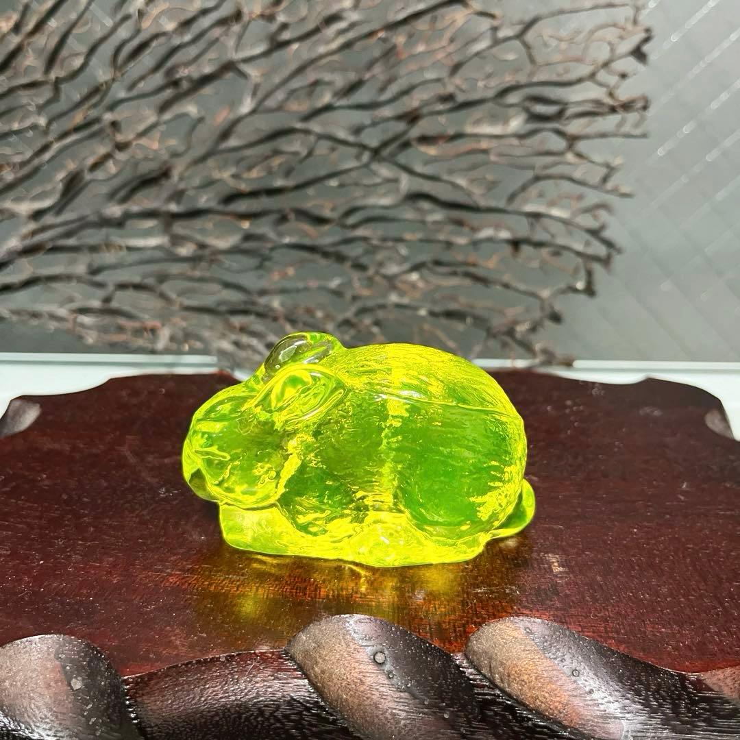 骨董　時代ガラス　プレス磨りガラス　兎　フィギュリン　文鎮　ウランガラス