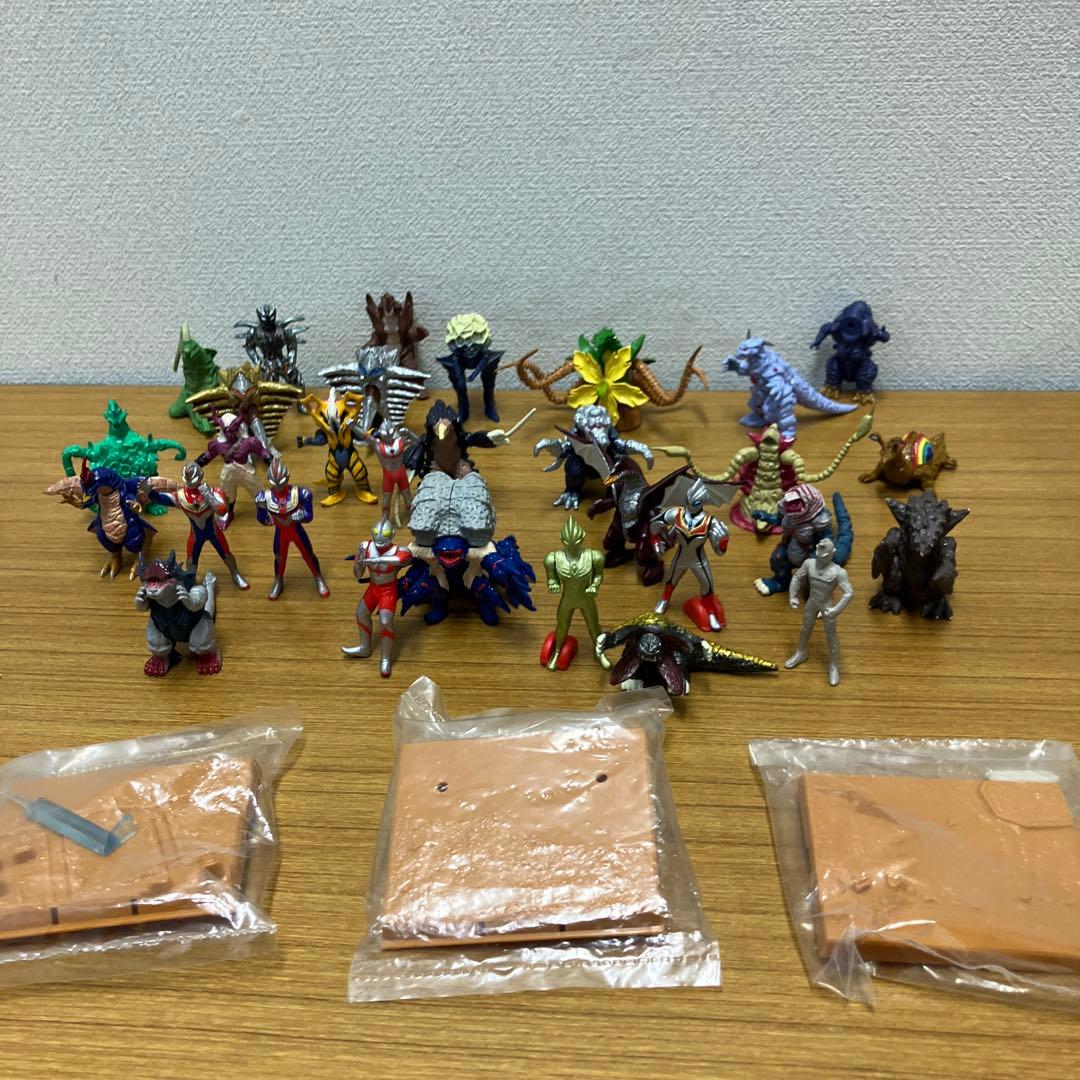 ティガ　ダイナ　モンスター大全集　ウルトラファイト　食玩　など