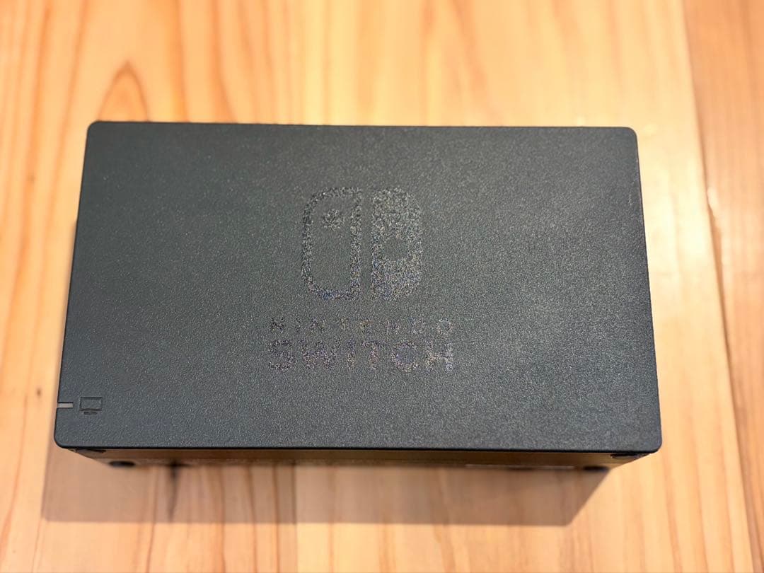 新型 Nintendo Switch 本体 ジョイコン microSD ケース付