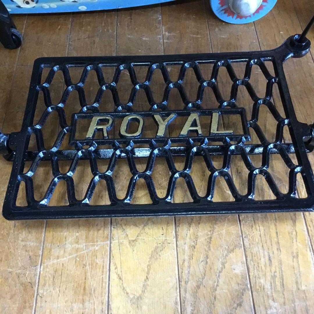 ※アンティーク※ 足踏みミシン脚のテーブル　アイアン　飾り棚