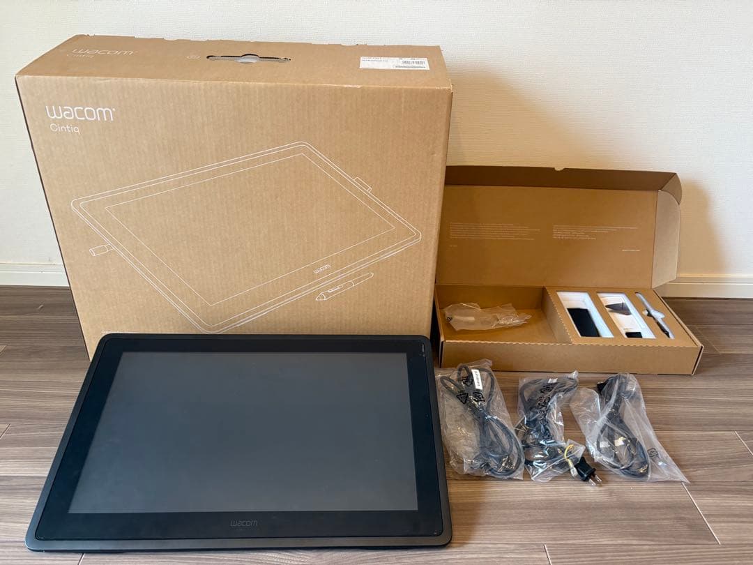 Wacom Cintiq 液晶ペンタブレット 本体　DTK-2260K1D