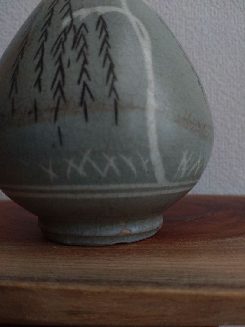 李朝　高麗青磁　白黒象嵌　朝鮮美術　梅瓶　骨董　陶芸　陶磁器　徳利　ぐい呑　盃