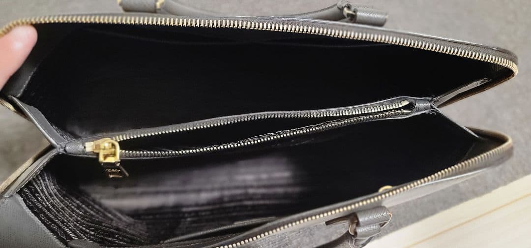 コージー様 PRADA BL0812