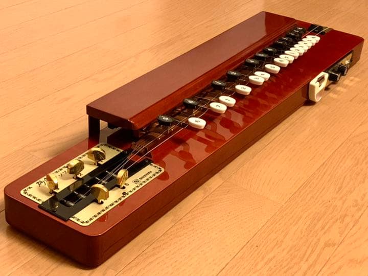 電気大正琴・アンプ付き（砂丘ソプラノ・鈴木楽器）