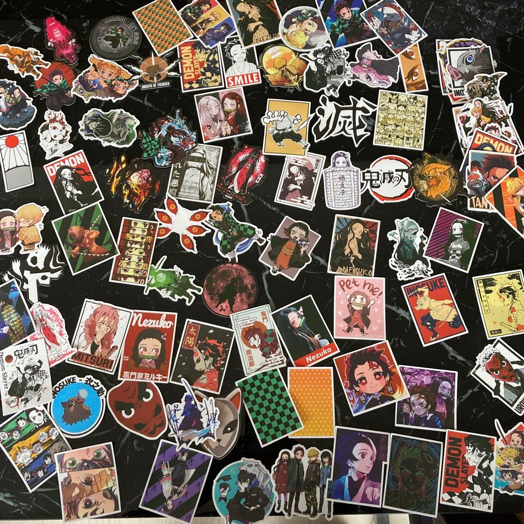 鬼滅の刃 きめつ セット　ポーチ マスク お守り キーホルダー シール 他