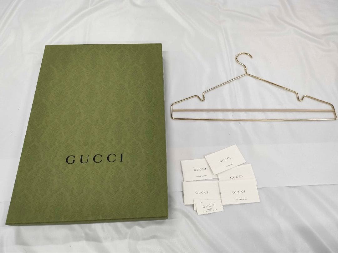 GUCCI グッチ ガーメントバッグ　カバー GG　レッド スーツカバー
